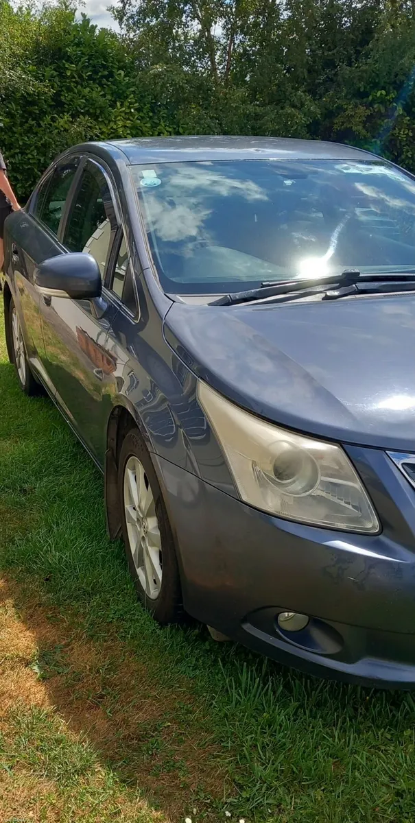 Toyota Avensis 2011 - Image 1
