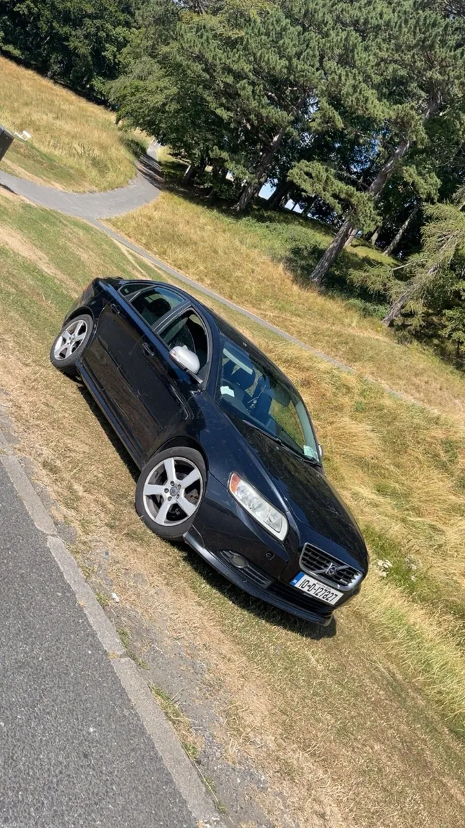 2010 Volvo s40 R-design Nctd + taxed - Image 1