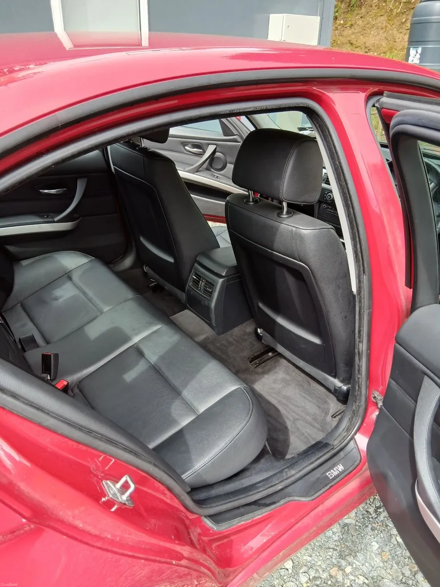 BMW 3-Series 2010 - Image 4