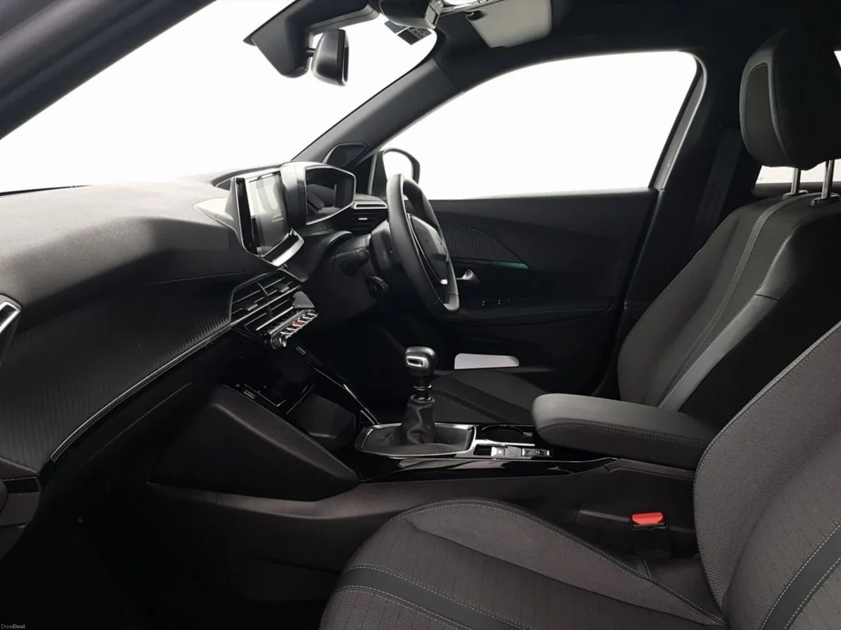 Peugeot 2008 1.2 Puretech 100bhp Allure - Image 4