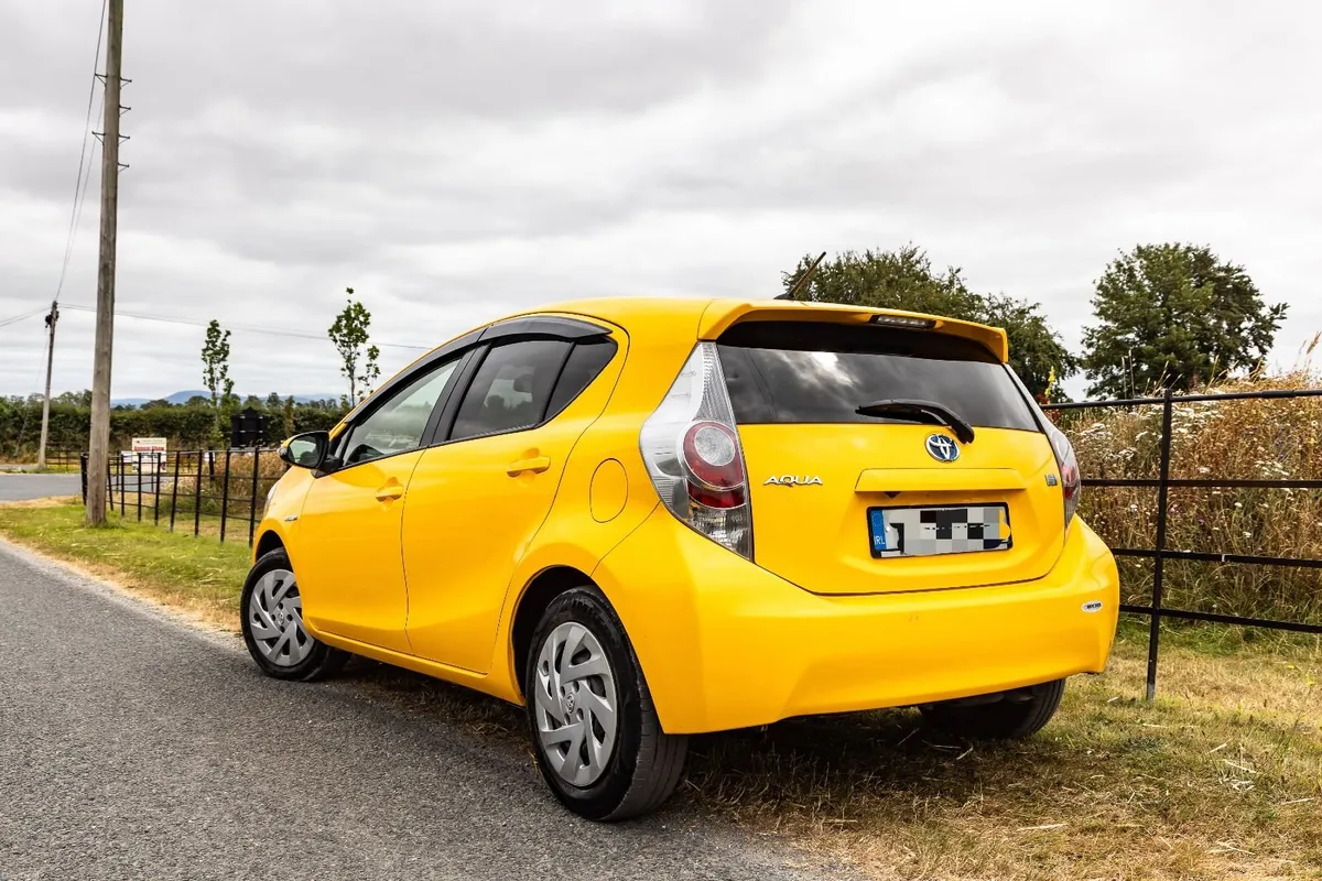 Bright Toyota Aqua 2014, Excellent Condition - Image 5