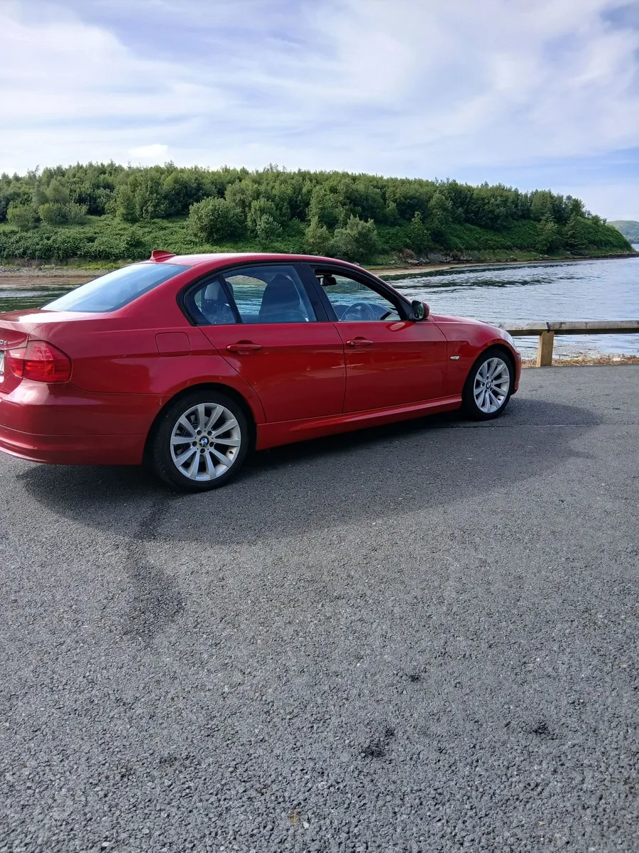 BMW 3-Series 2010 - Image 5