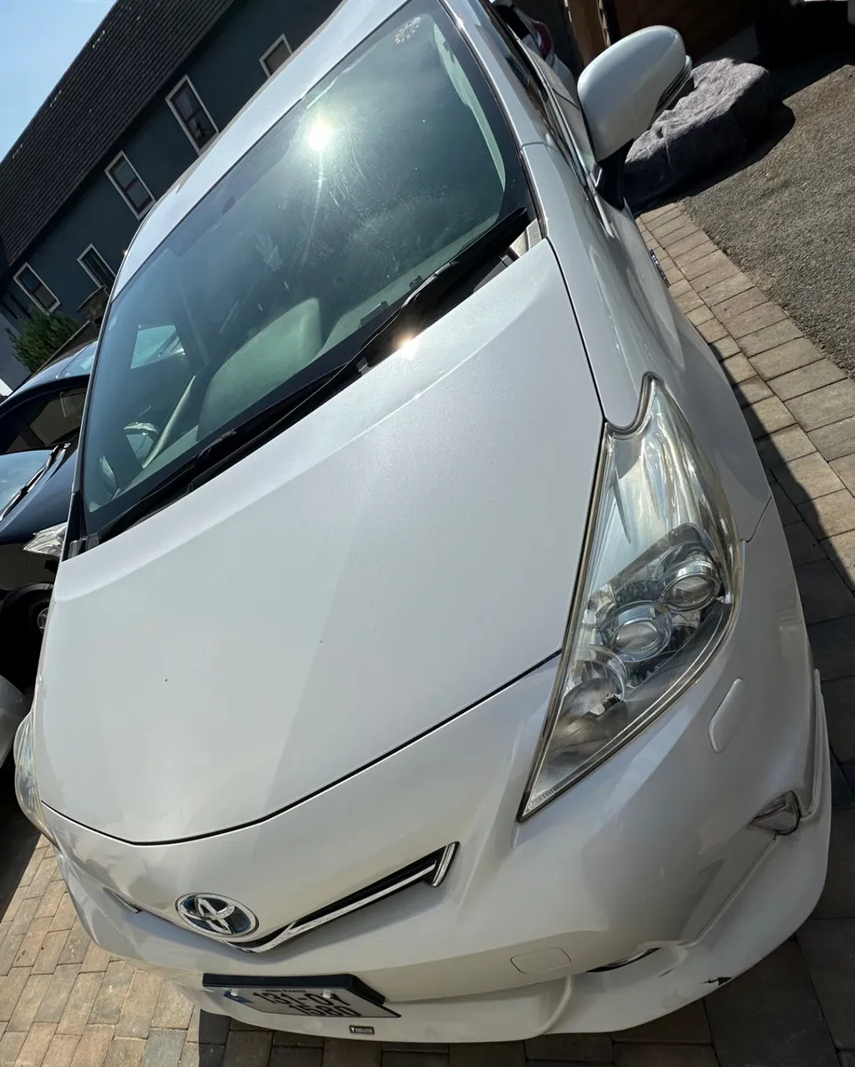 Toyota Prius 2013 - 7 Seater - Leather Seats - Image 1