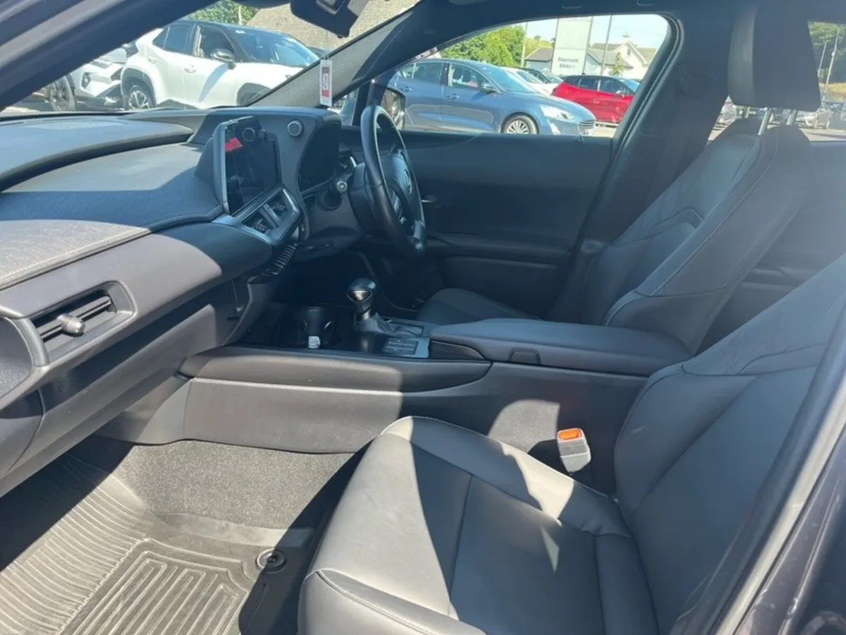 Lexus UX UX250h Dynamic - Image 6