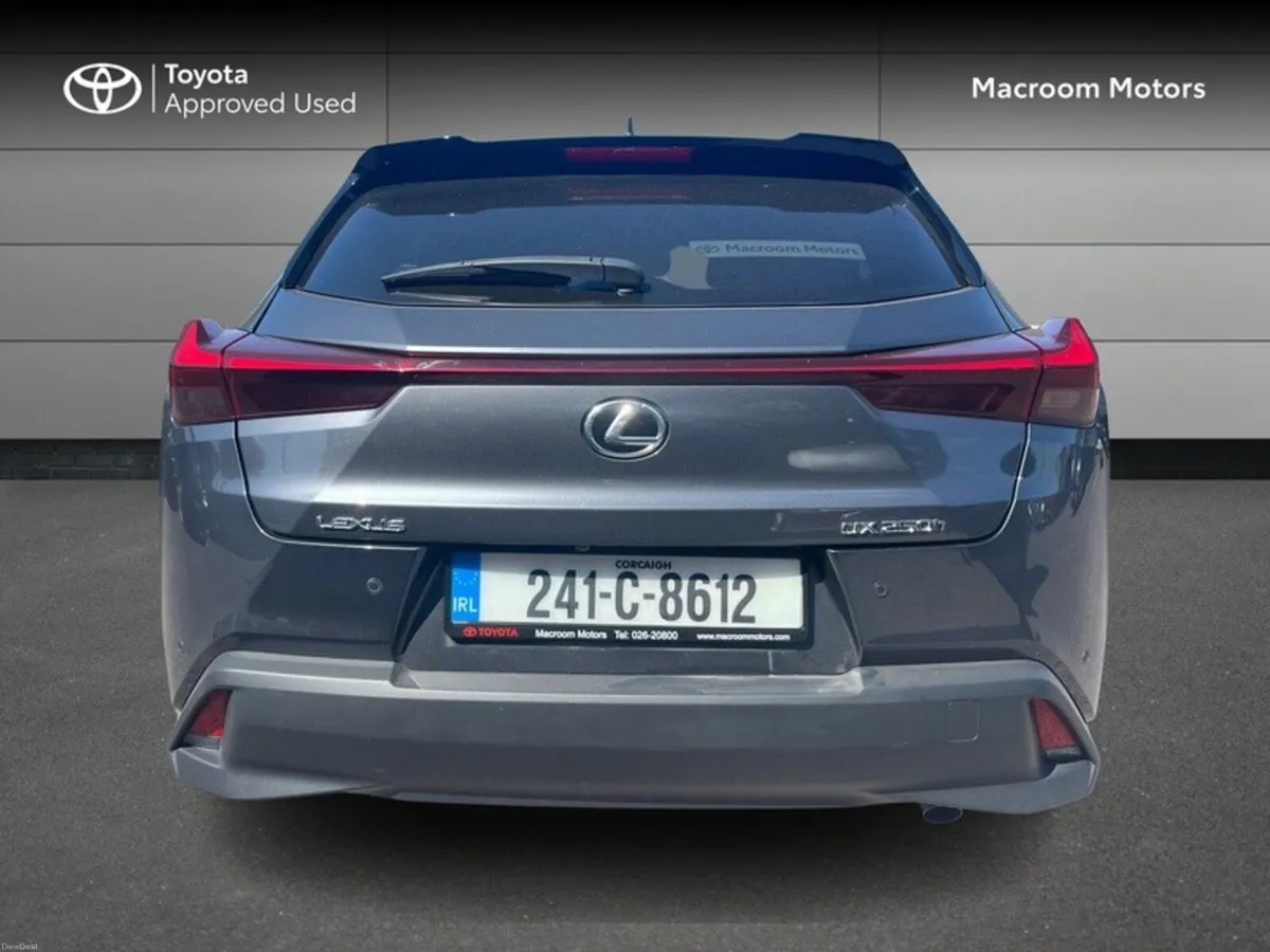 Lexus UX UX250h Dynamic - Image 4