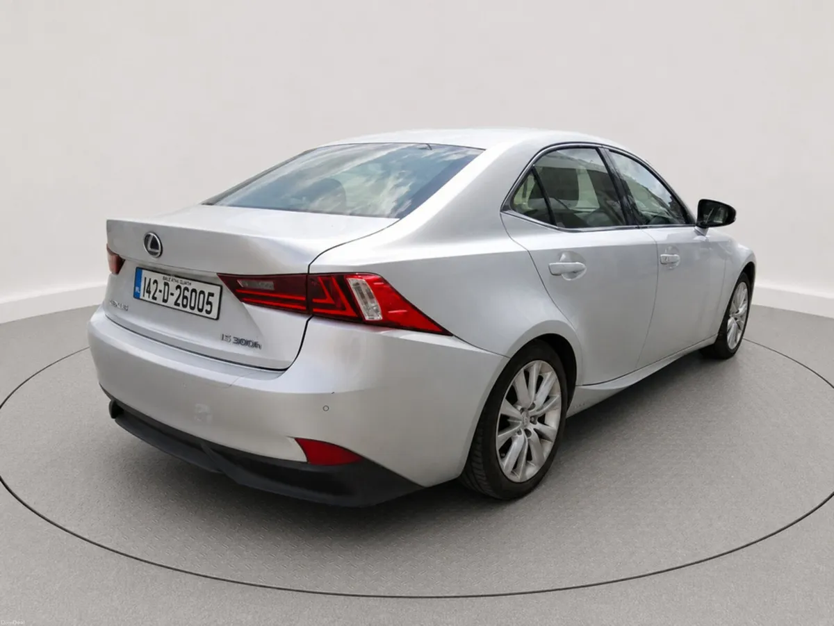 Lexus IS 300 H EXECUTIVE EDITION E-C E-CVT 4DR 2.5 - Image 2