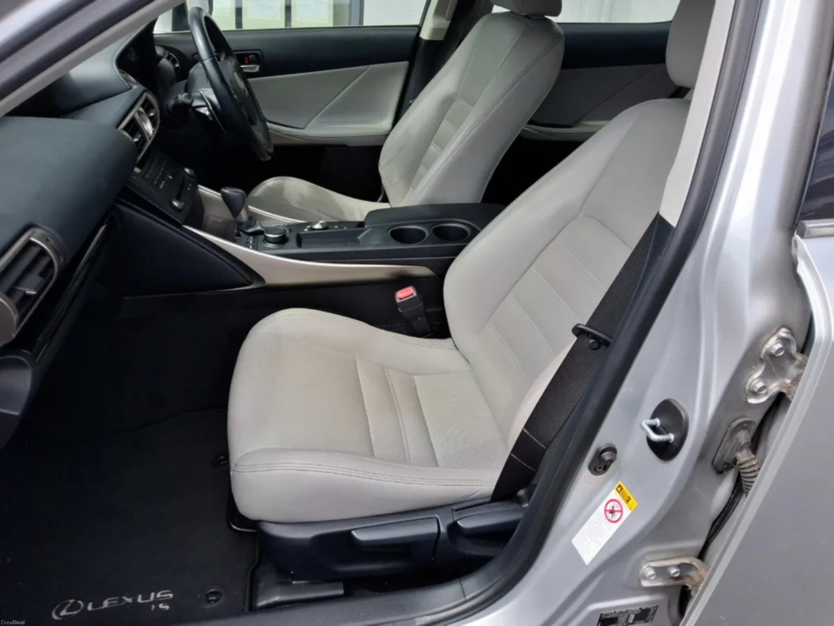 Lexus IS 300 H EXECUTIVE EDITION - Image 6
