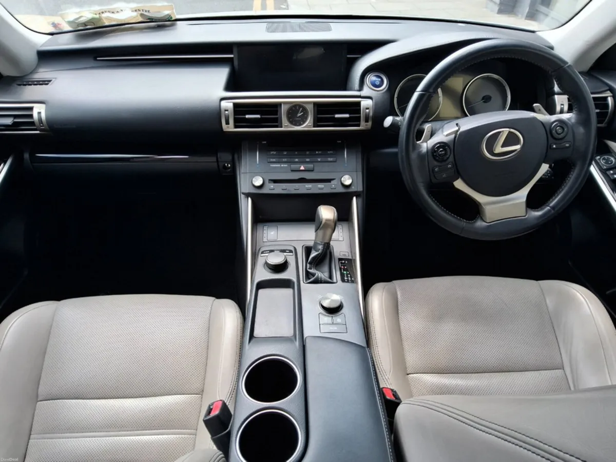 Lexus IS 300 H EXECUTIVE EDITION E-C E-CVT 4DR 2.5 - Image 4