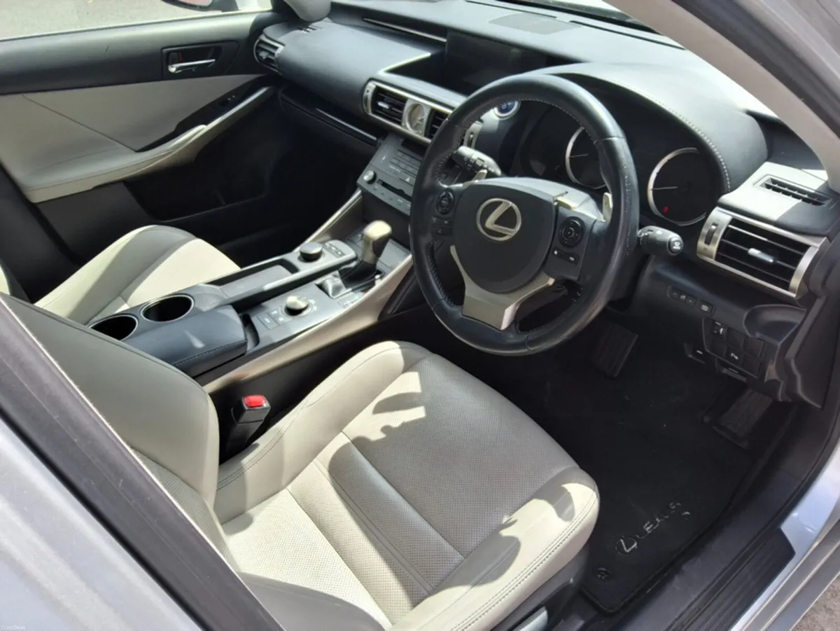 Lexus IS 300 H EXECUTIVE EDITION - Image 5