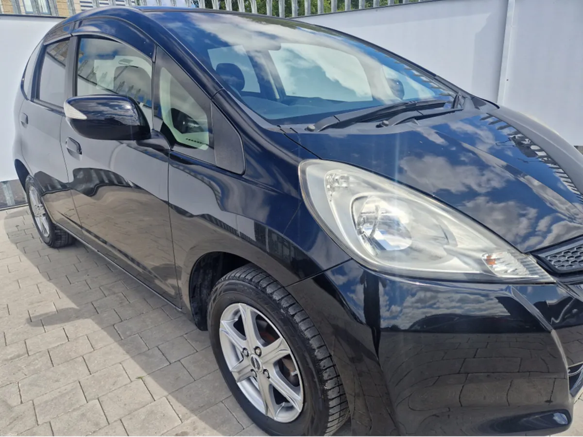 Honda Fit 1.3PETROL AUTO - Image 2
