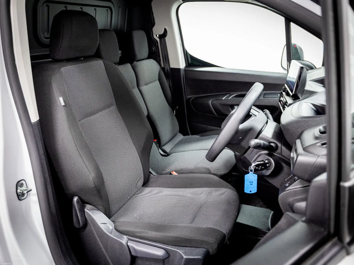 Peugeot Partner Pro Plus 1.5 Diesel 100HP 650kg - Image 3