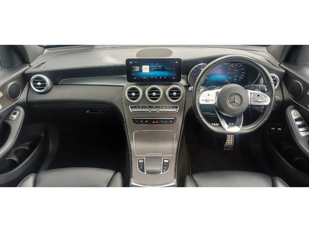Mercedes-Benz GLC 300 AMG LINE PREM+ E 4MATIC PREM - Image 5