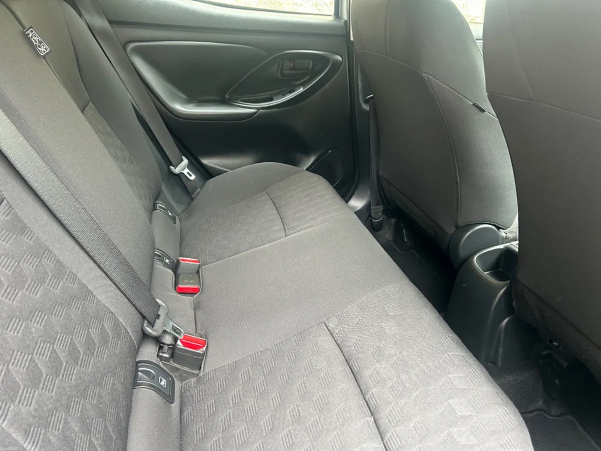 Toyota Yaris 1.5 LUNA - Image 6