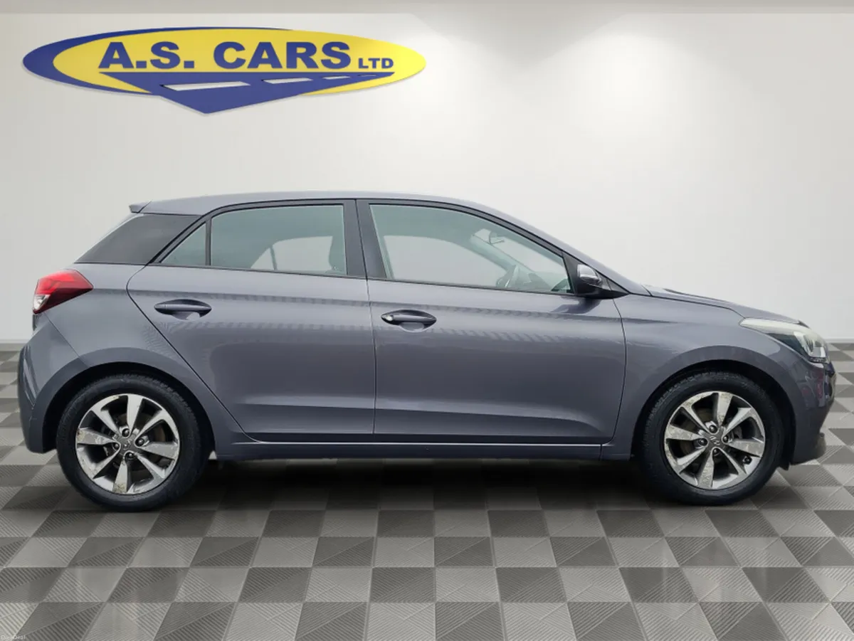 Hyundai i20 ACTIVE DELUXE 5DR ** LOW MILEAGE ** 1 - Image 2
