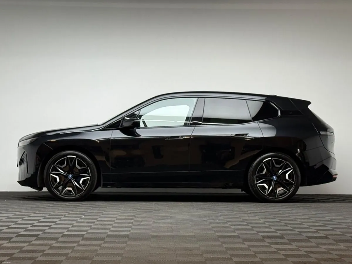 BMW iX 40 M SPORT XDRIVE - Image 4