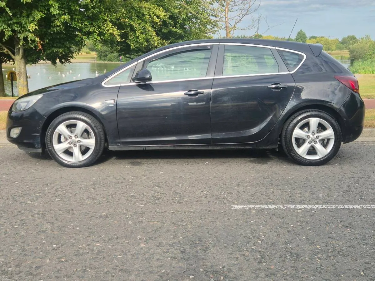 2011 OPEL ASTRA 1.4 PETROL NCT 06/27 TAX 03/3 - Image 6