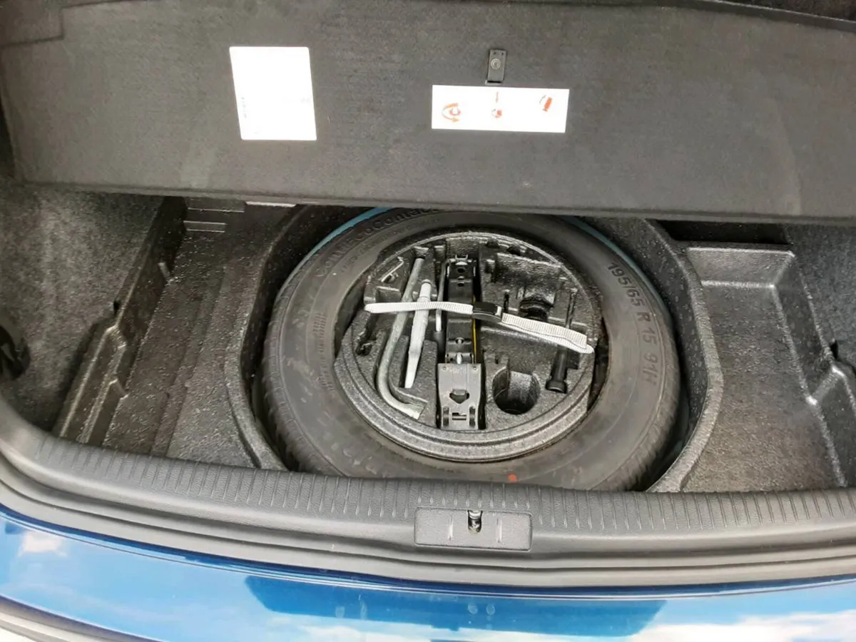 Vw golf automatic low mileage - Image 4