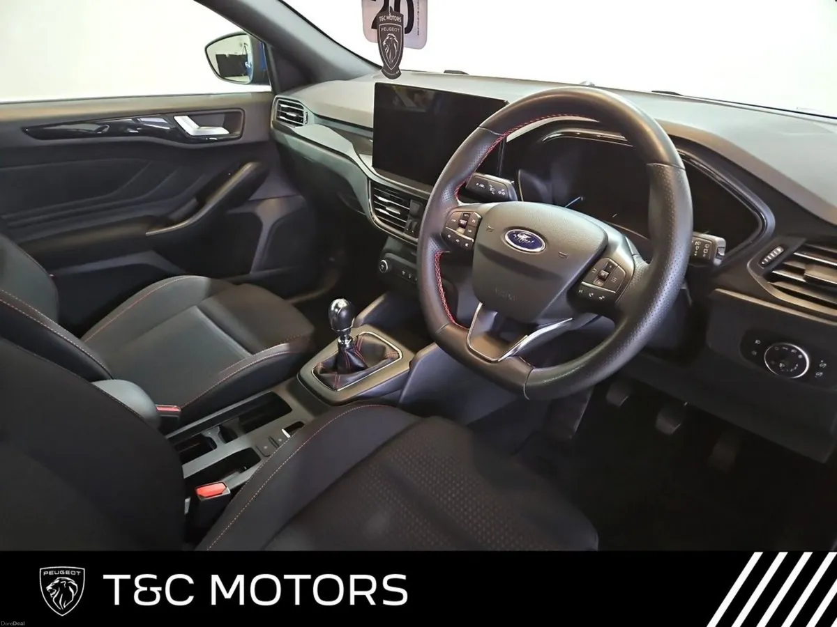 Ford Focus ST-Line - Reversing Camera with Parking - Image 6