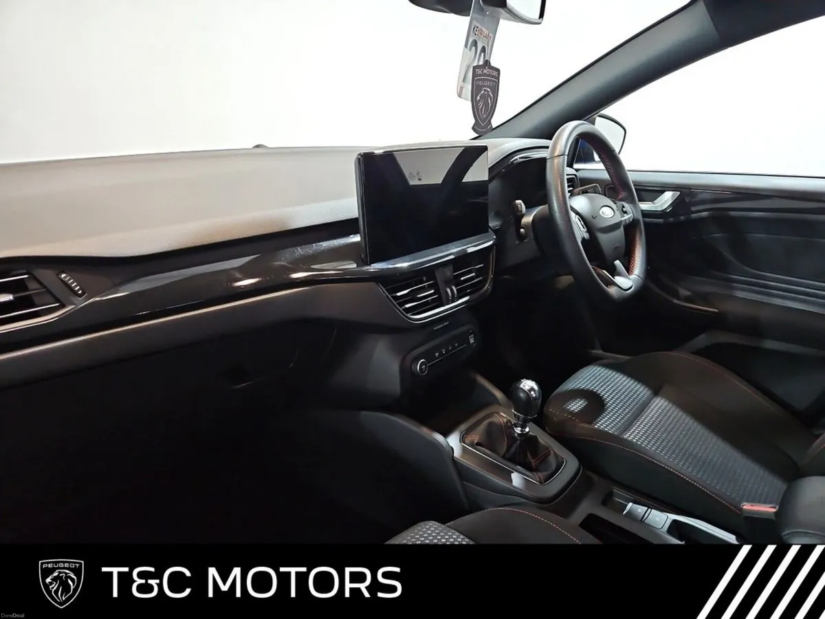 Ford Focus ST-Line - Reversing Camera with Parking - Image 4