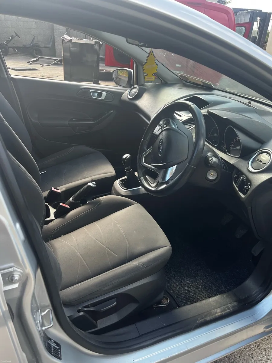 2015 Ford Fiesta - Image 4