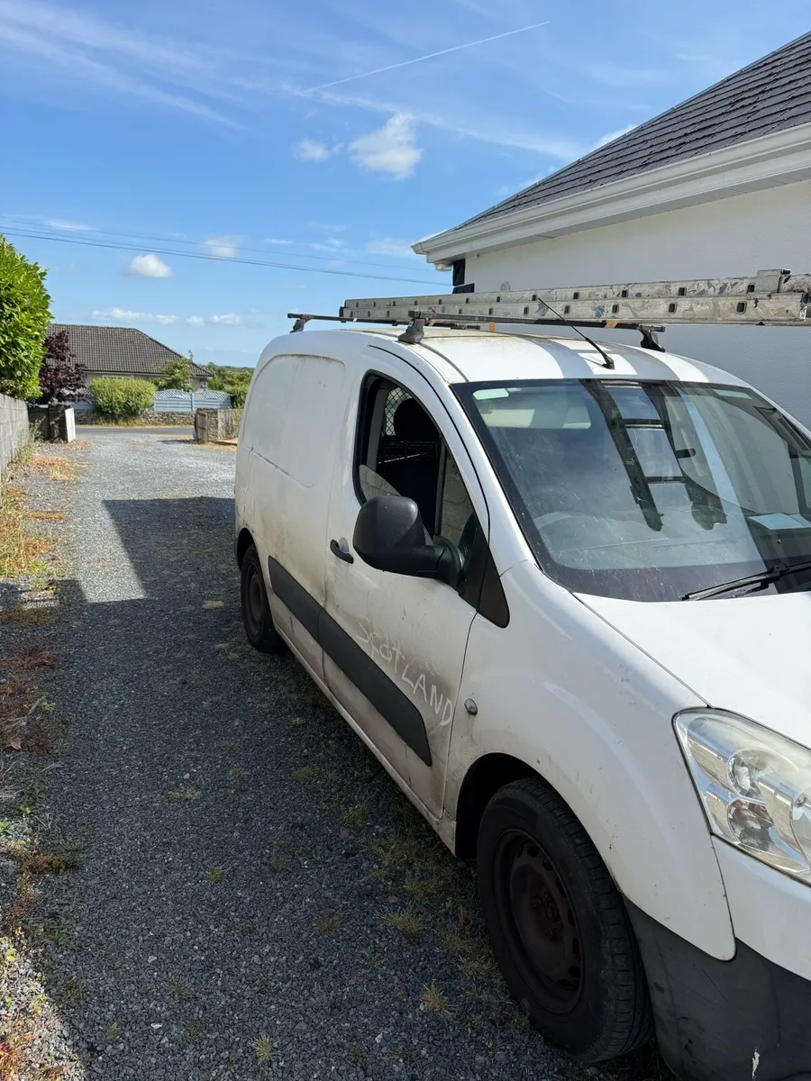 Peugeot partner 2010 ( for parts ) - Image 4