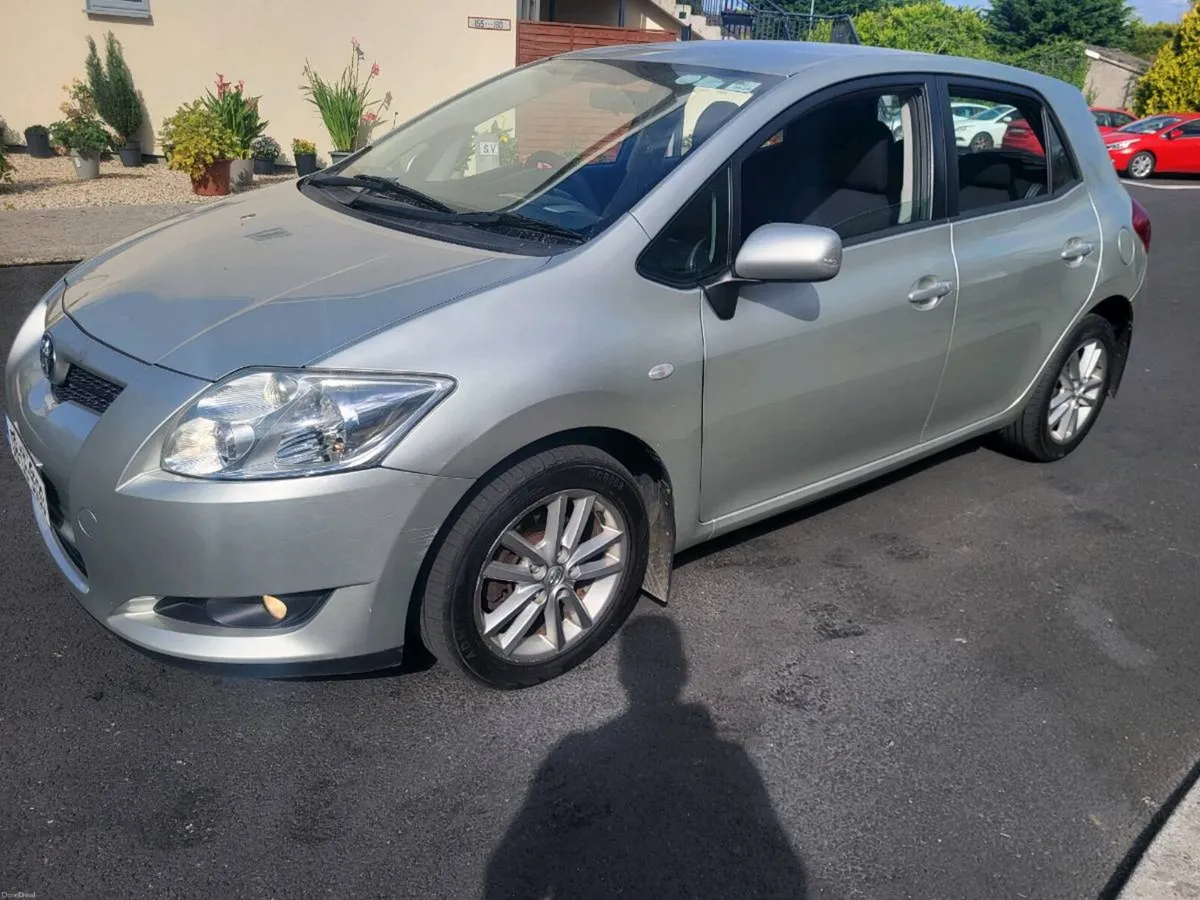Auris 1.4 D4d  Tax 27'Test oct A/C - Image 6