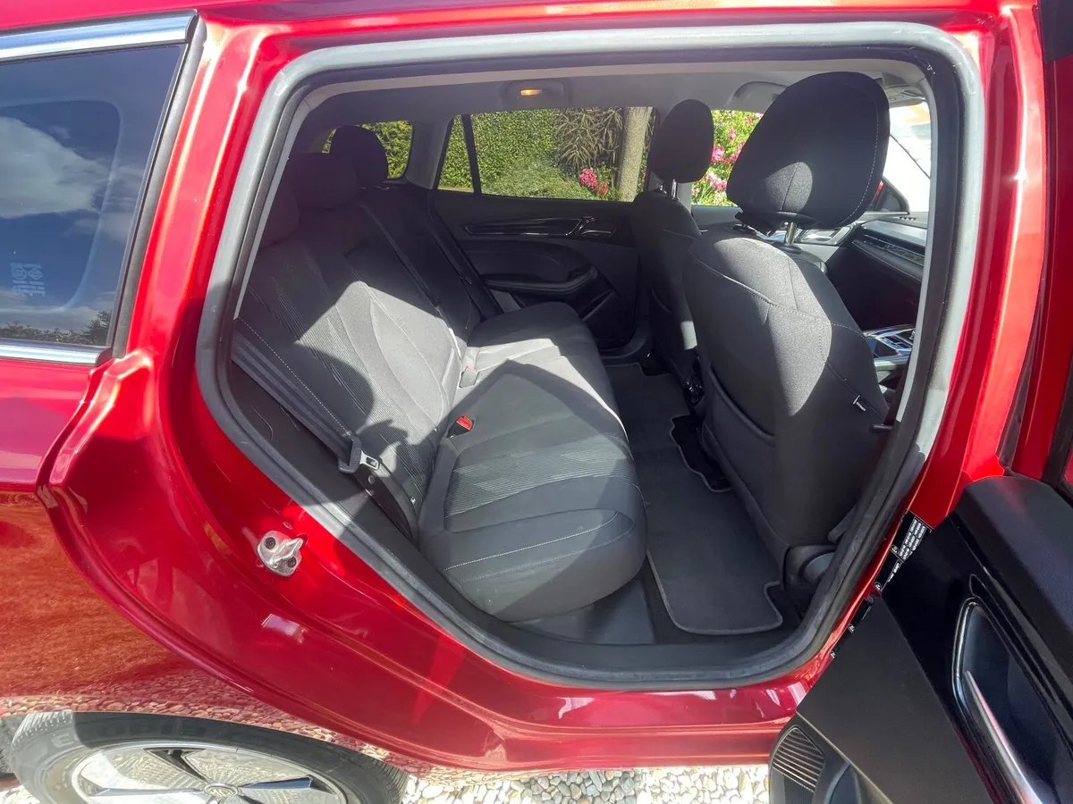 MG MG5 2023 - Image 3