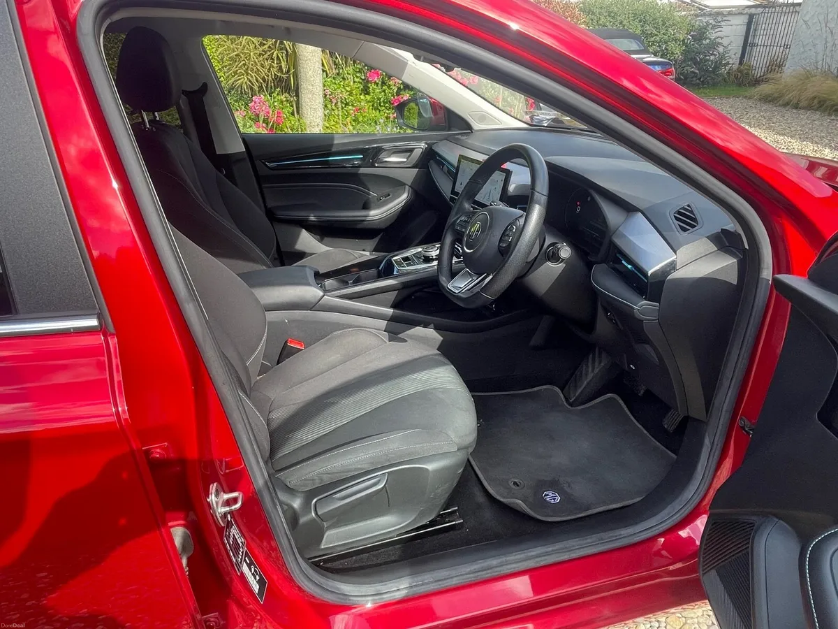MG MG5 2023 - Image 4