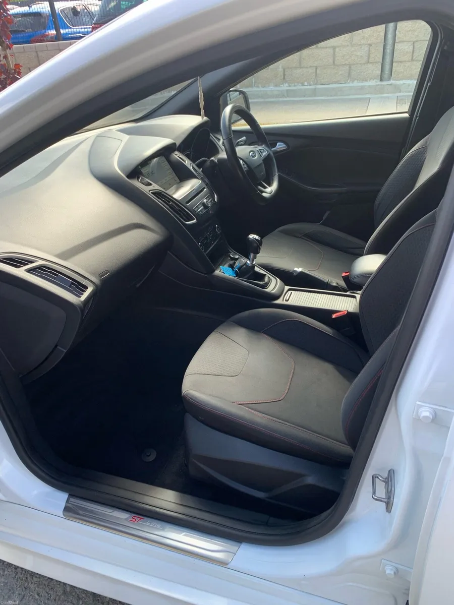 2018 Ford Focus ST line, Nctd 8/28, Taxed 6/27 - Image 6
