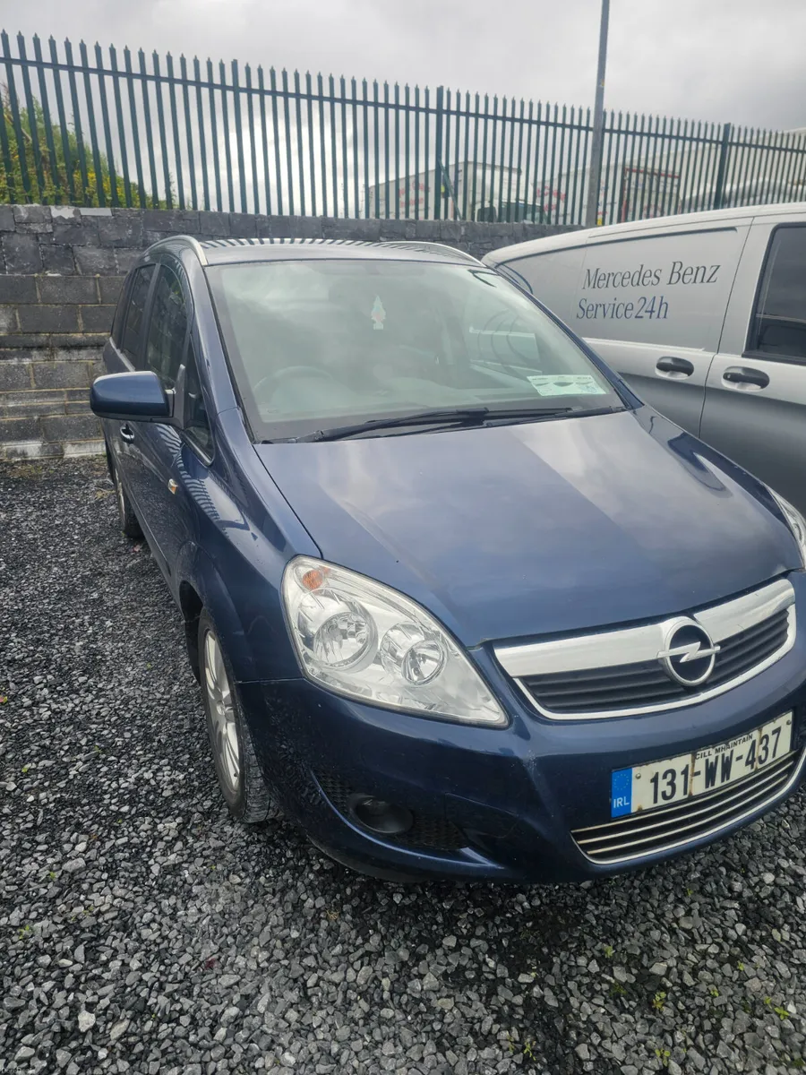 Opel Zafira 2013 - Image 1