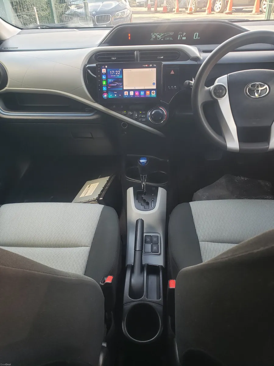 Toyota Aqua 2014 - Image 6