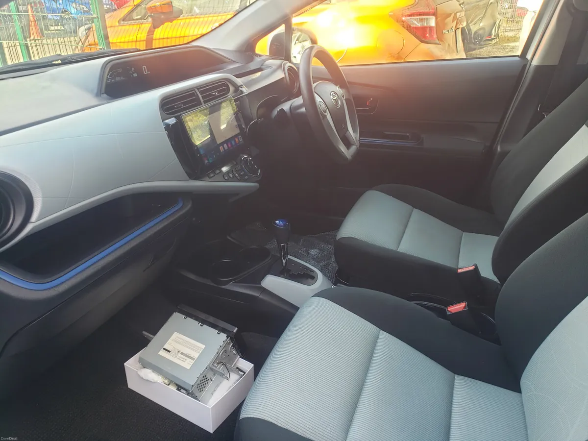 Toyota Aqua 2014 - Image 2
