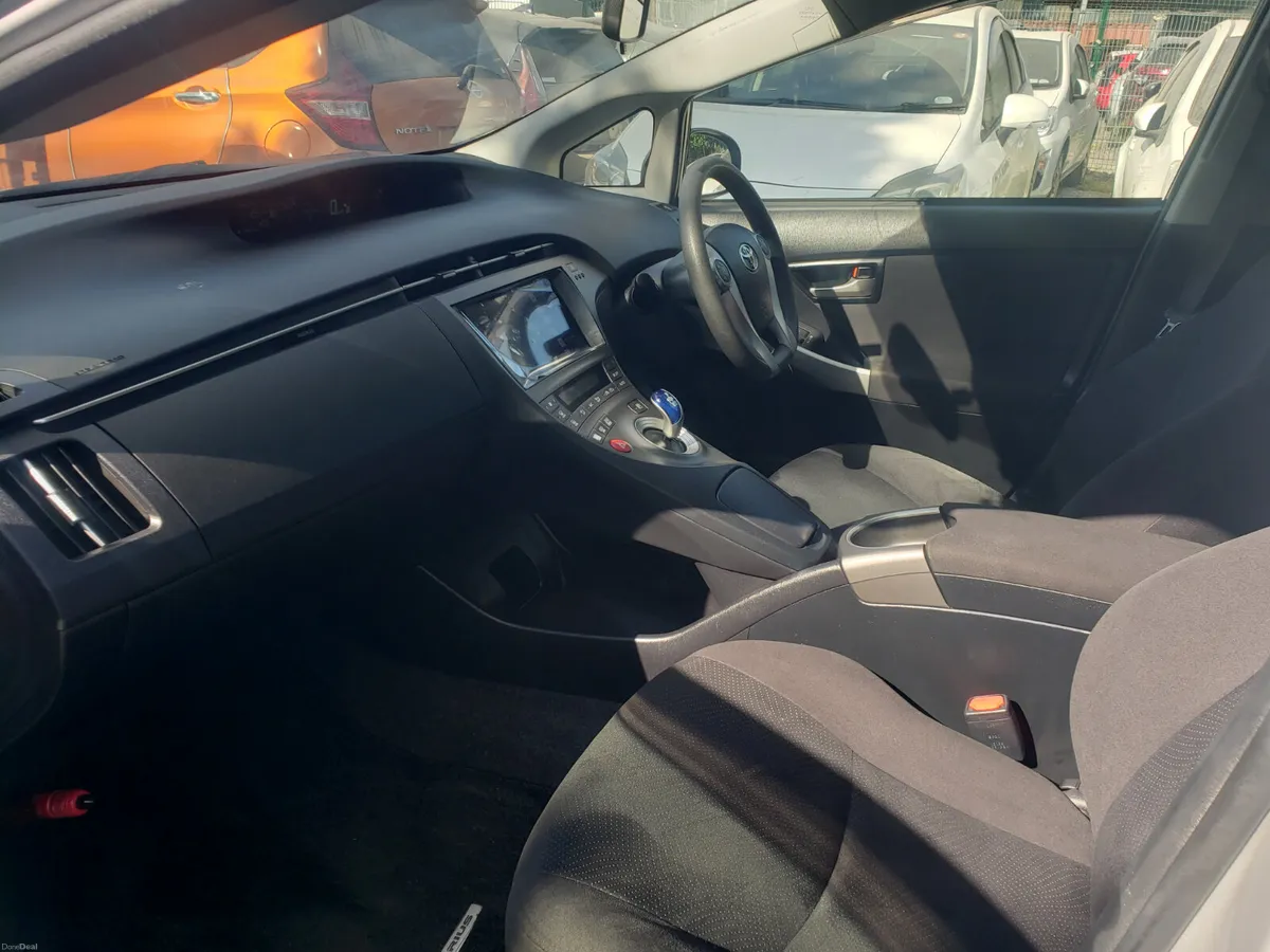 Toyota Prius 2015 - Image 4
