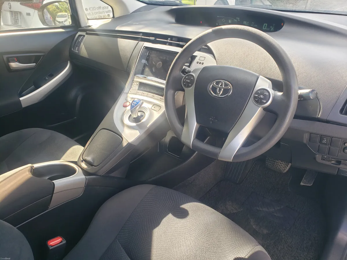 Toyota Prius 2015 - Image 5