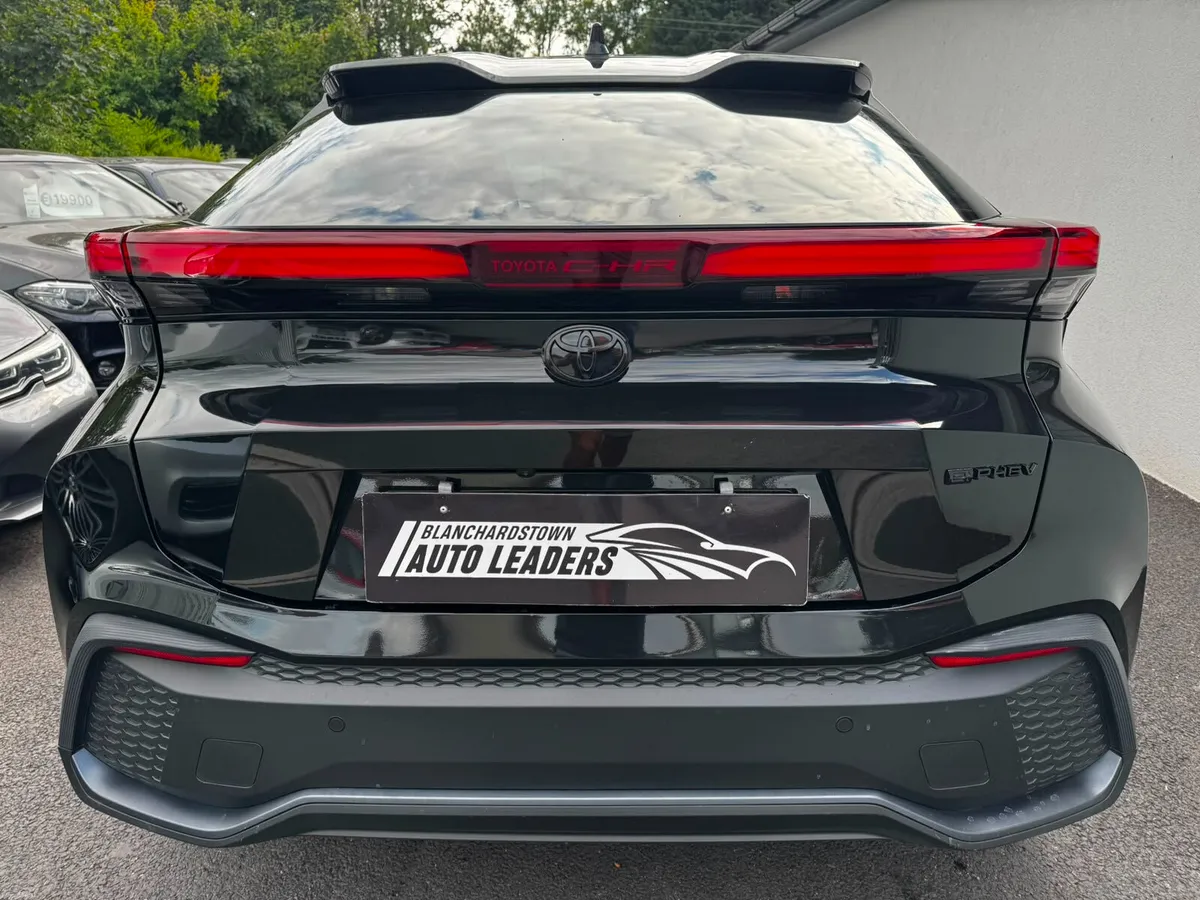 TOYOTA C-HR 2.0 PHEV SPORT 223 BHP - Image 6