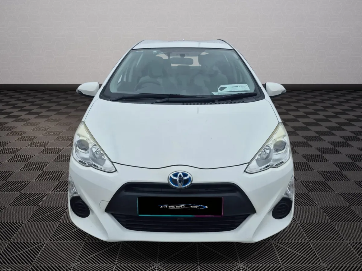 2017 Toyota Aqua - Image 1