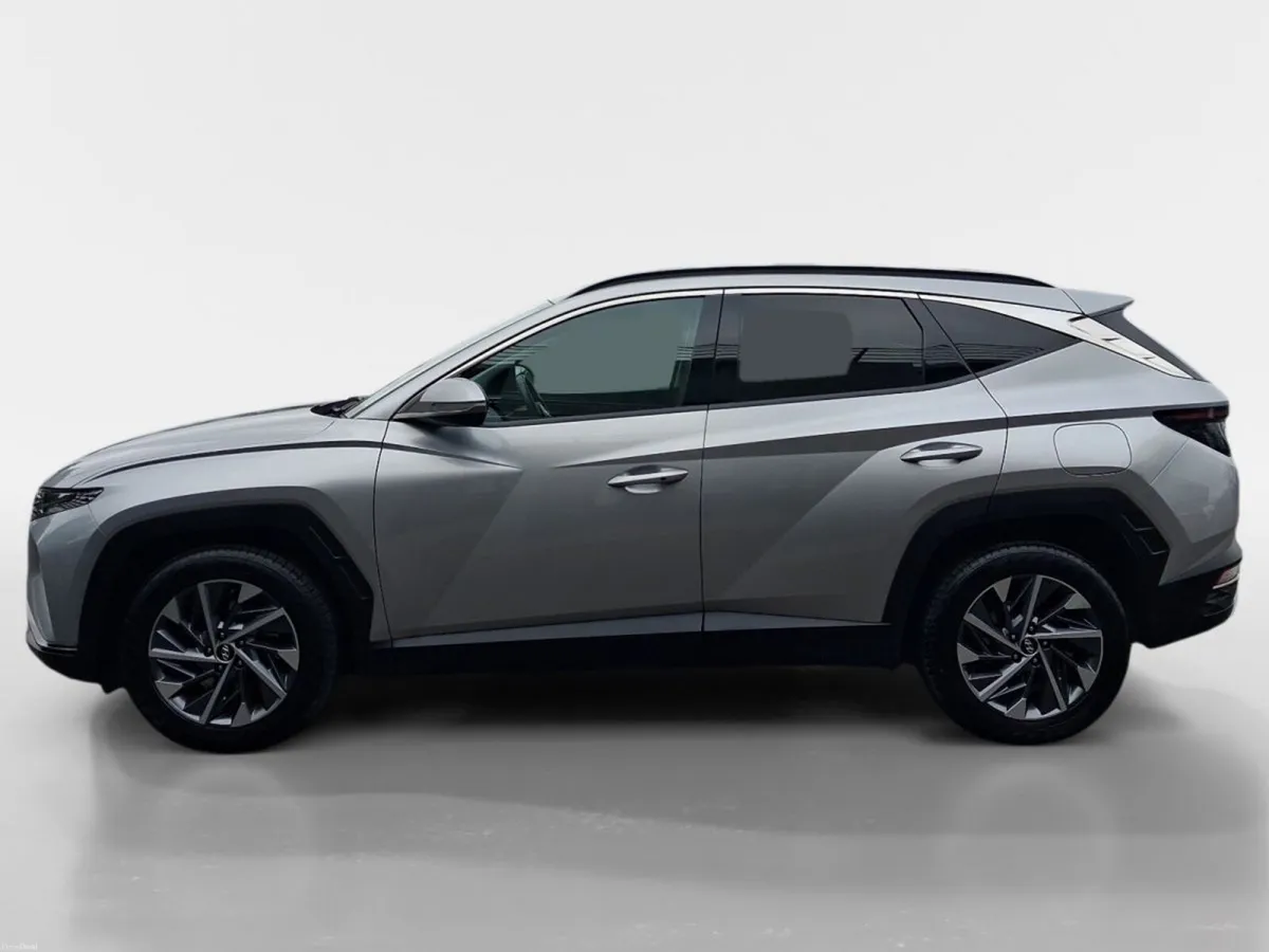 Hyundai Tucson 2WD Executive Plus - Image 4