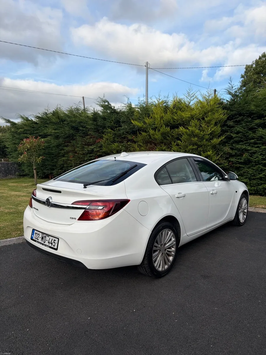 132 Vauxhall Insignia 2.0 Diesel - Spotless - Image 4