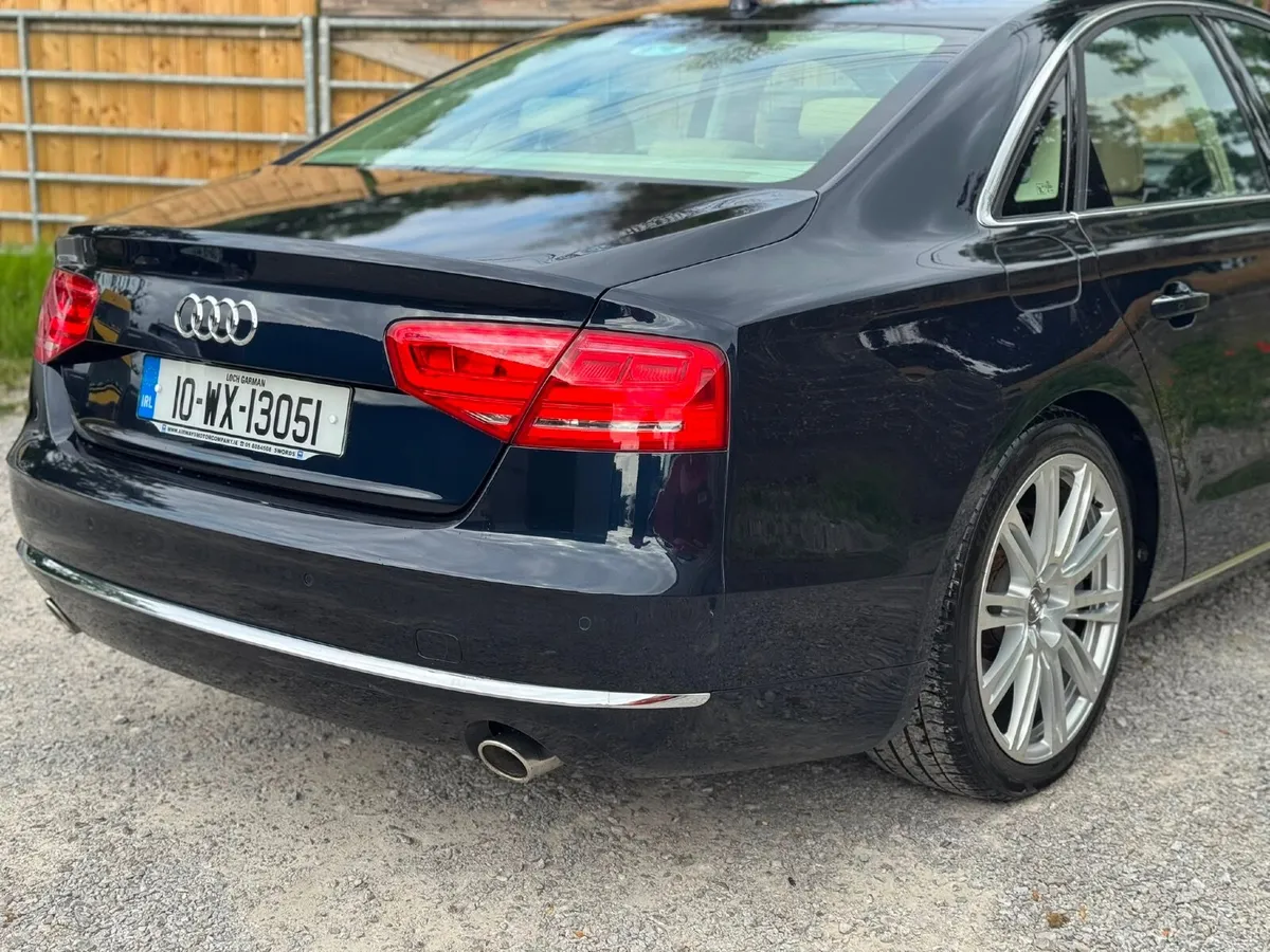 Audi A8 2010 - Image 5