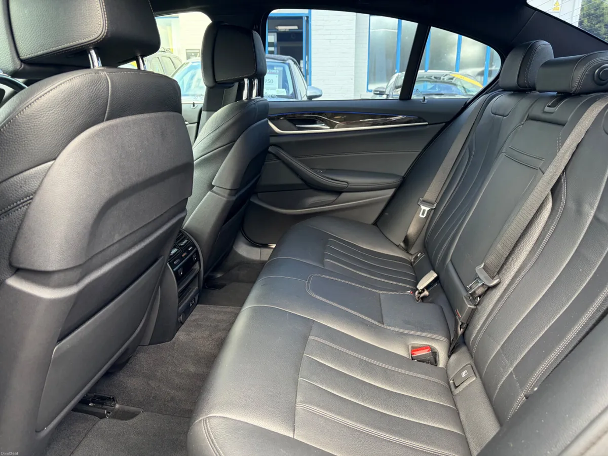 2019 BMW 530e M SPORT UNIQUE MASSIVE EXTRAS - Image 6
