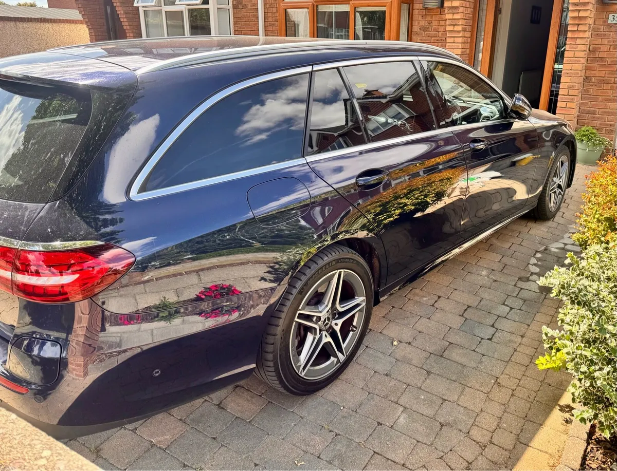 Mercedes Benz E300de - Image 4