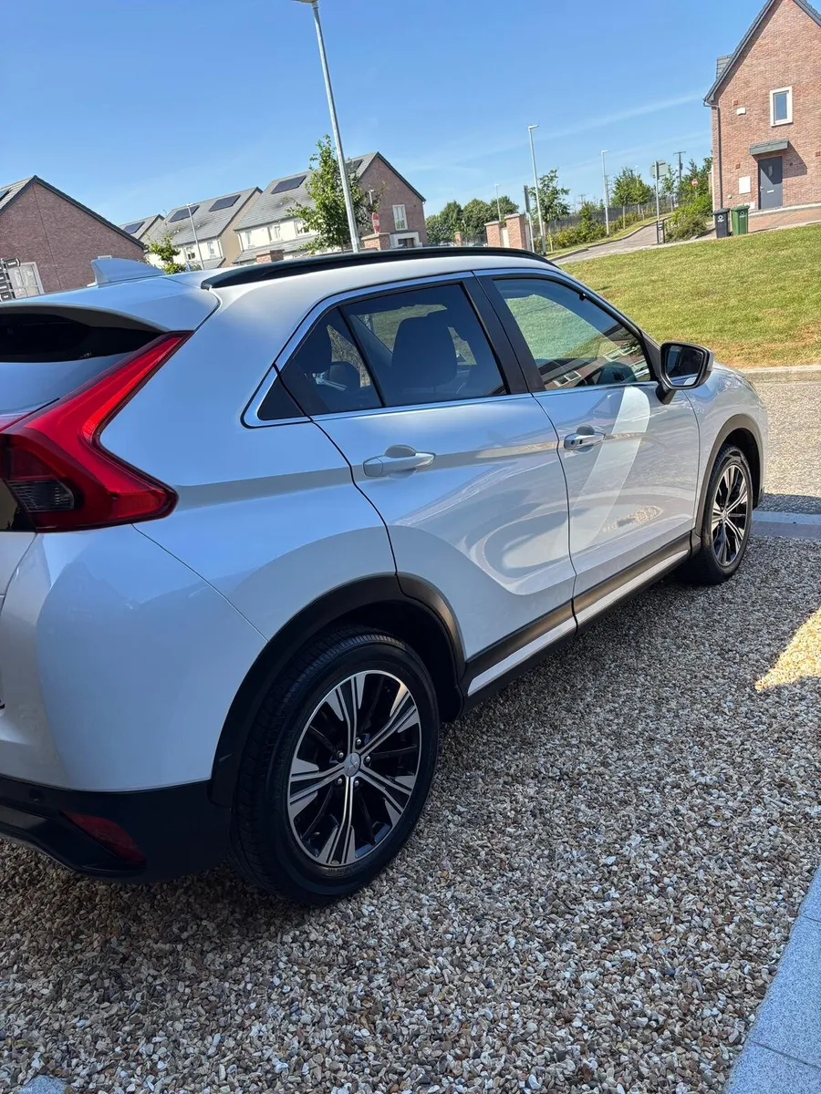 Mitsubishi Eclipse Cross - Image 2