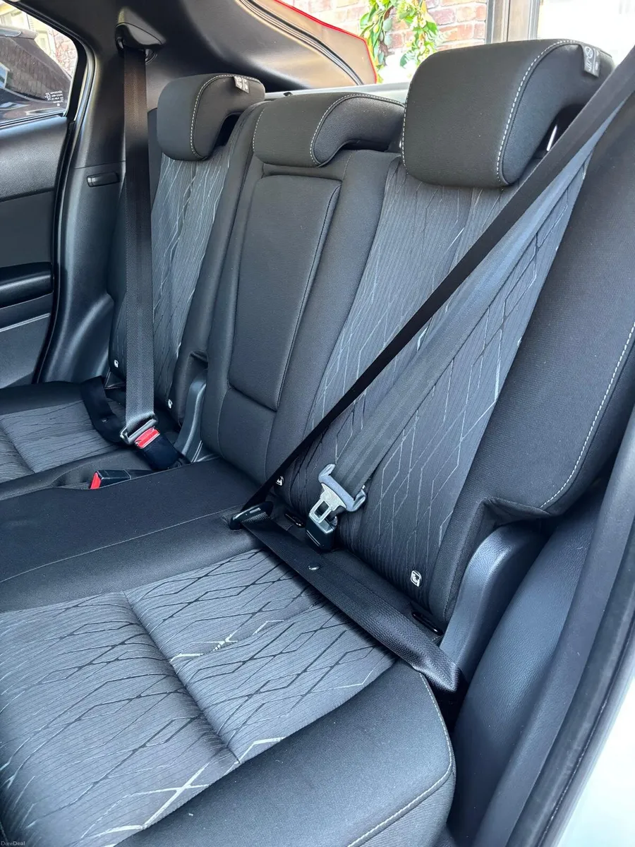 Mitsubishi Eclipse Cross - Image 6