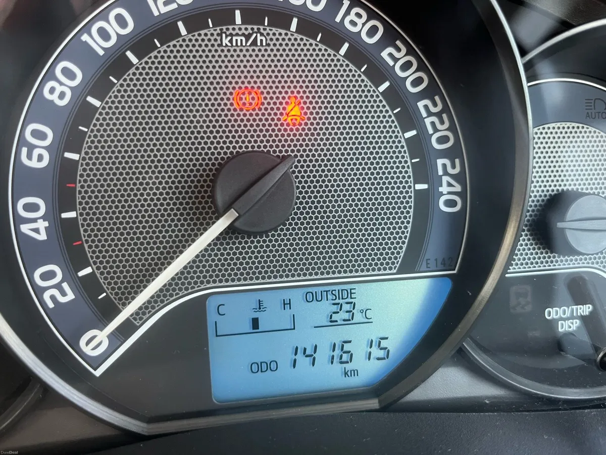 2013 Toyota Auris 1.3 petrol - Image 5