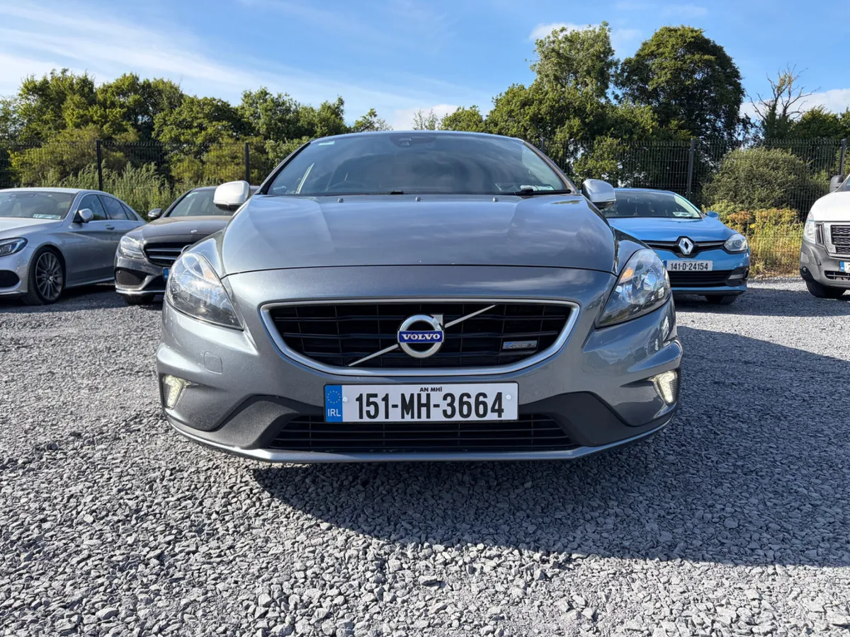 2015 VOLVO V40 R-DESIGN 1.6 115 BHP - Image 4