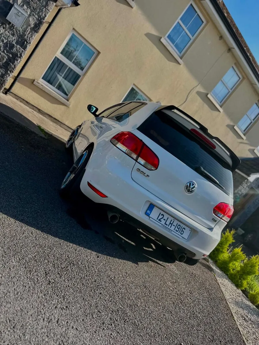 Volkswagen Golf 2012 - Image 1