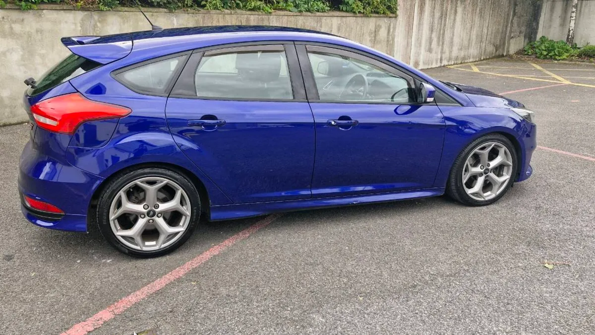 16 St spec focus - Image 3