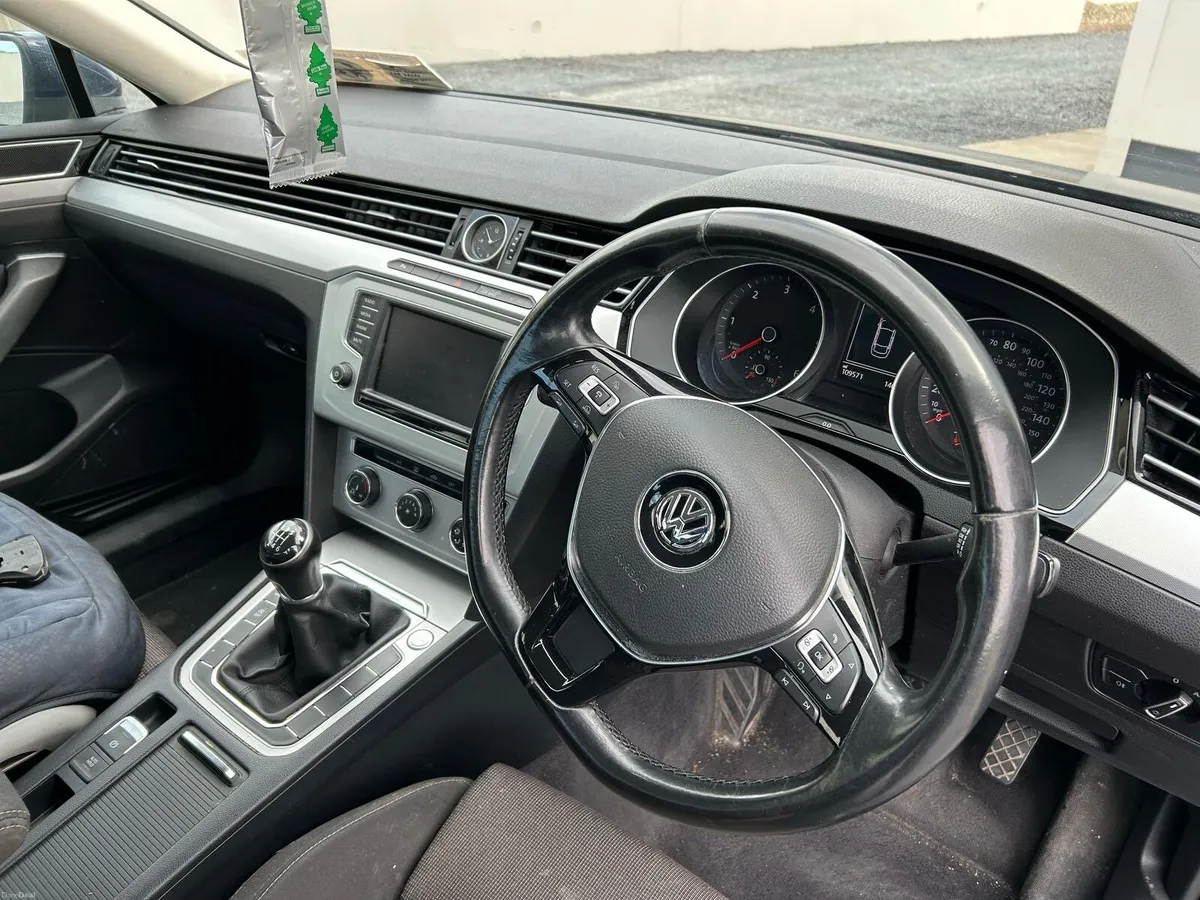 2015 Volkswagen Passat 2.0L TDI Bluemotion - Image 4
