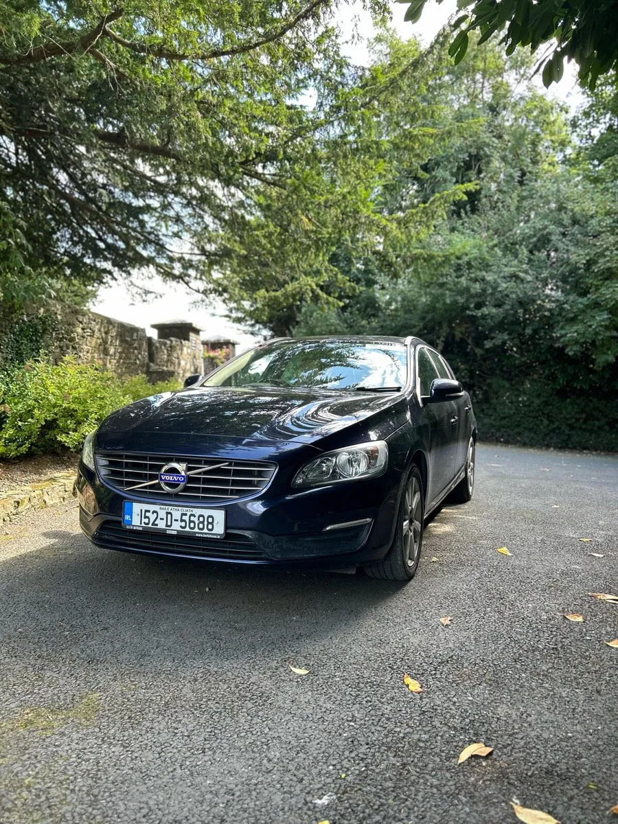 Volvo v60 - Image 1