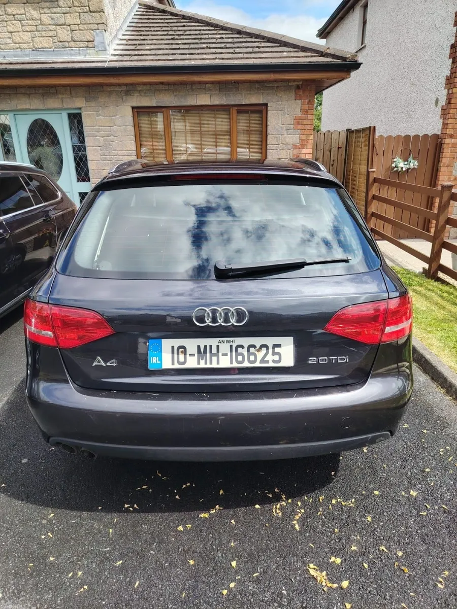Audi A4 2010 - Image 2